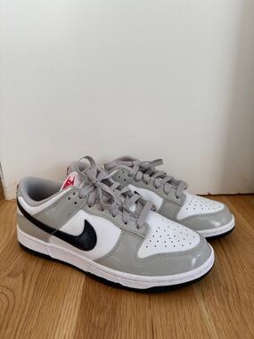 Nike Low-Top Sneakers in White, Light Gray & Black